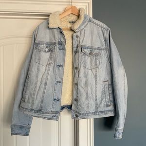 Light wash denim jacket with fur lining